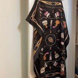 Fragrance bottle themed polyester scarf